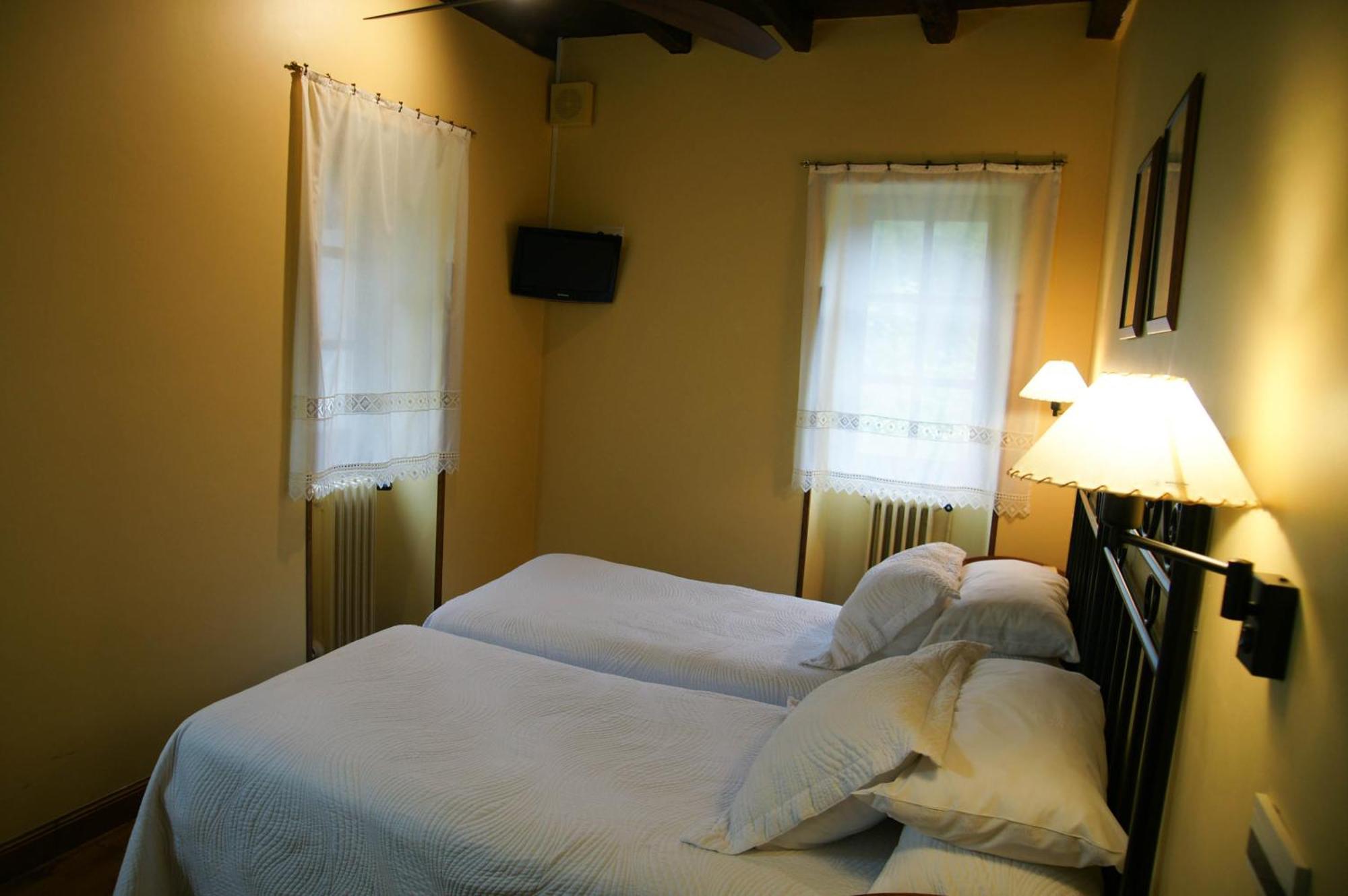 Hotel Rural Irigoienea Urdax Chambre photo