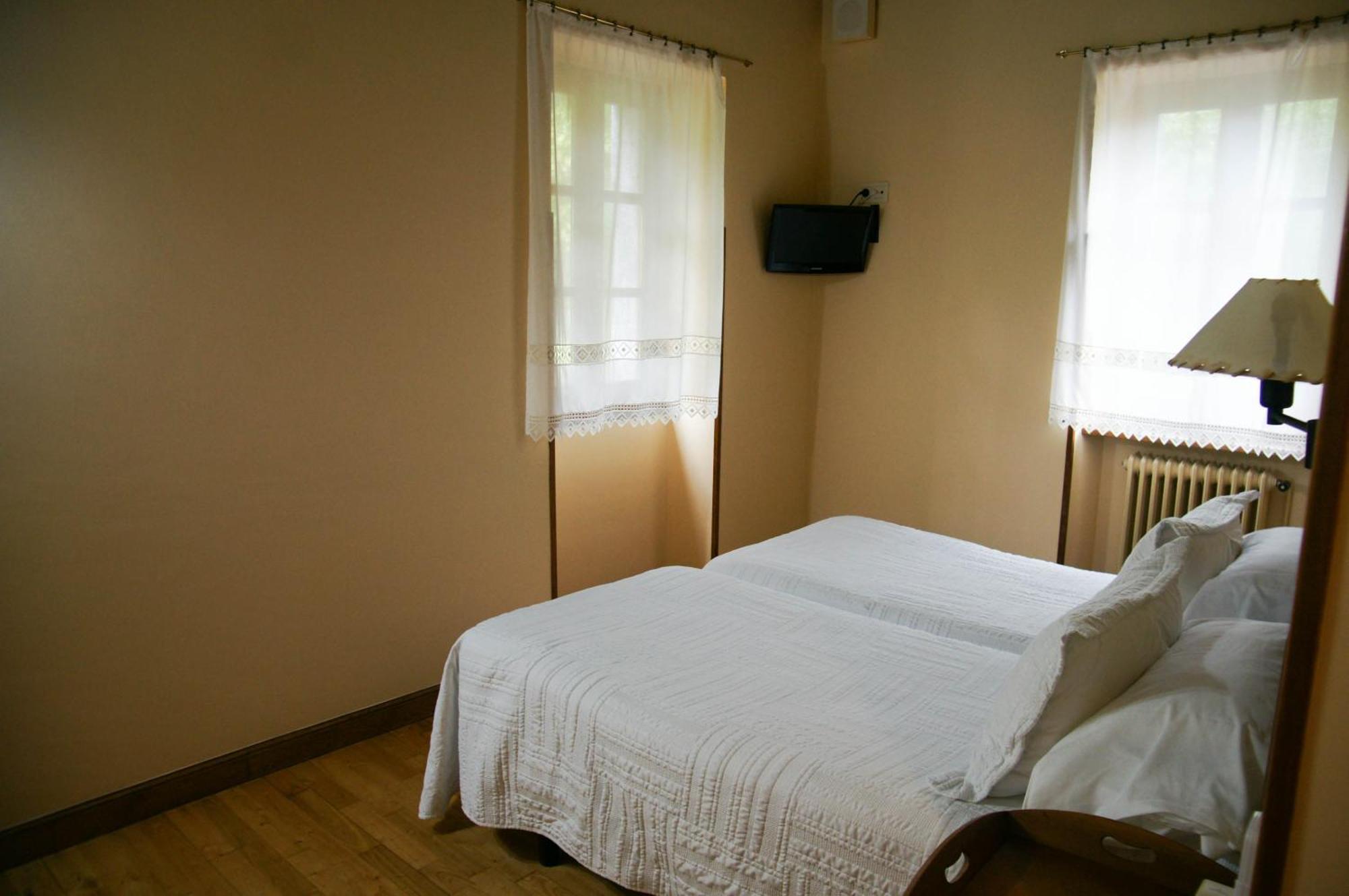 Hotel Rural Irigoienea Urdax Chambre photo